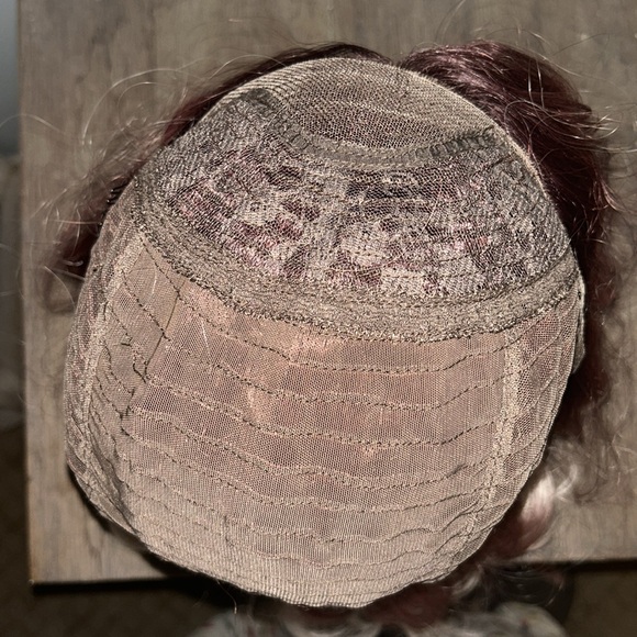 Brand new Chelsea Smith synthetic wig - Picture 5 of 6